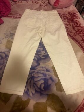 Women’s White Jeans - Classic Straight Leg doesn’t stretch